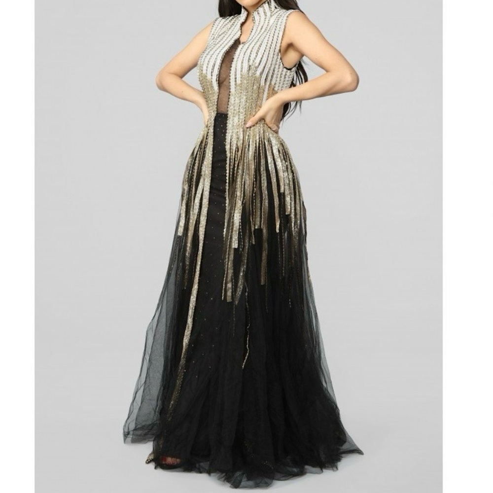 Fashion nova evening gown in black & gold
